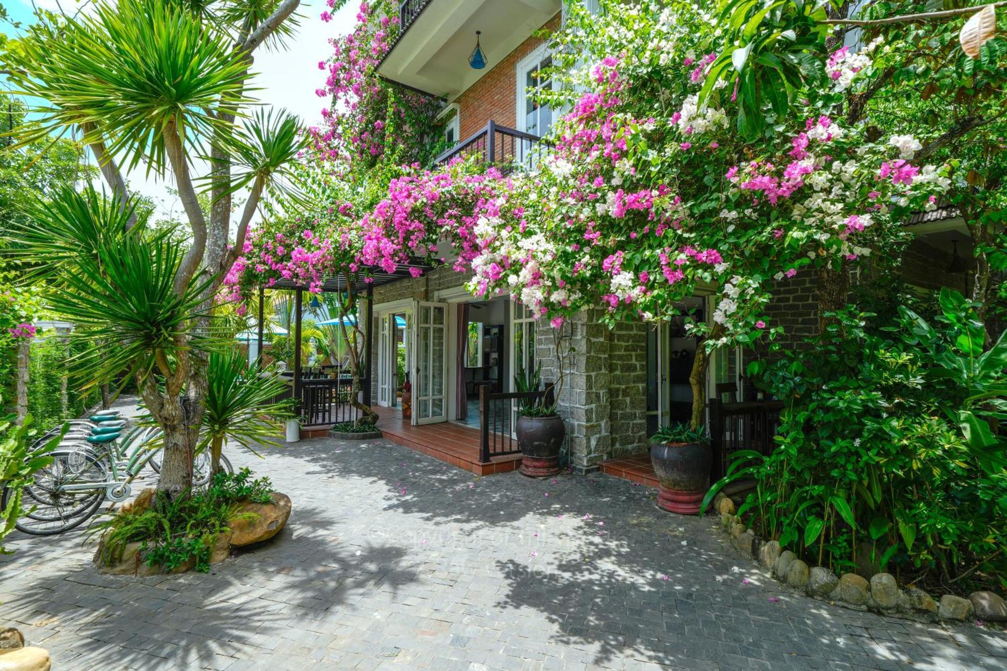 Blooms Boutique Village Хойан Экстерьер фото